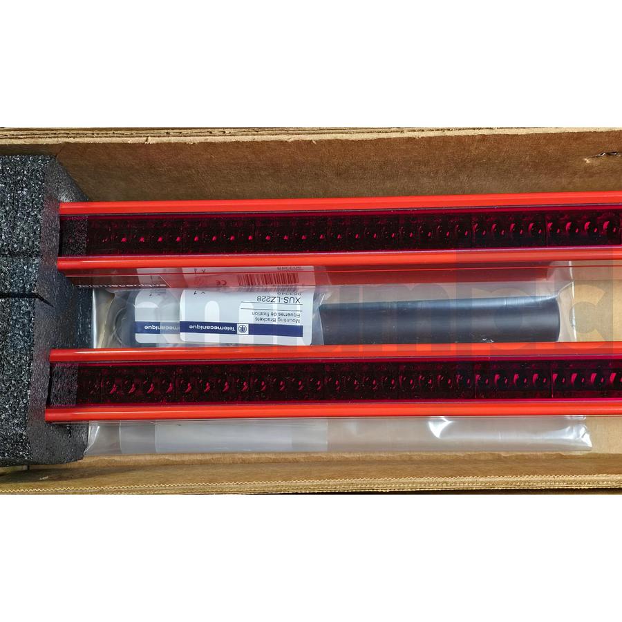 Used Telemecanique XUS-LBR5A1040 | XUSLBR5A1040 Safety Light Curtain Set 1040mm NSMP