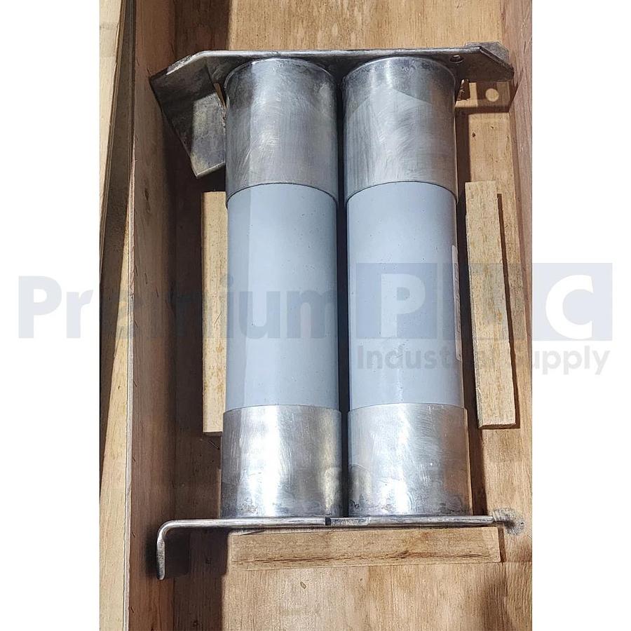 Used Eaton CH Bussmann 5CLS70-24R Double-Barrel Fuse 5.08KV 24R CLS70 450A 140D045G03