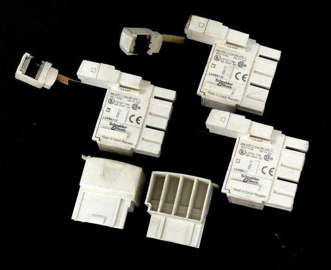 Used LOT OF 3 SCHNEIDER ELECTRIC LU9BN11C, LU9BN11 CONNECTORS W/ 2 PA6-GF25 PLATES