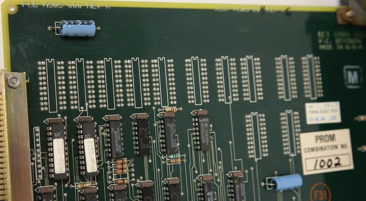 Used GOULD MODICON M909-000 MEMORY MODULE REV A WITH KEY PCBM909000