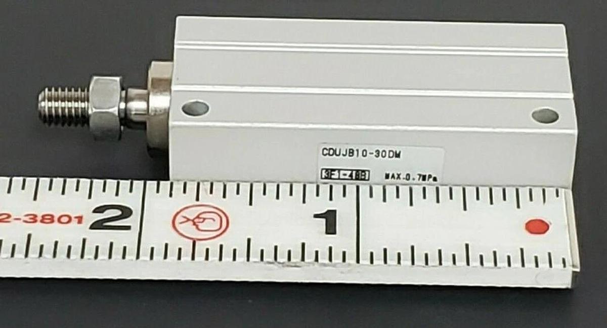 NEW SMC CDUJB10-30DM PNEUMATIC CYLINDER, 0.7MPa, 3F1-48B, CUJ0C35, CDUJB1030DM