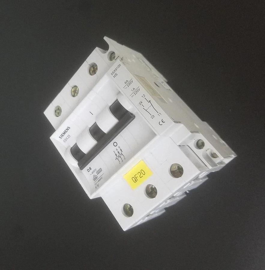 Used SIEMENS 5SX23 CIRCUIT BREAKER 5SX23D8, 400V, 8A, 3P W/ 5SX9100-HS CONTACT BLOCK
