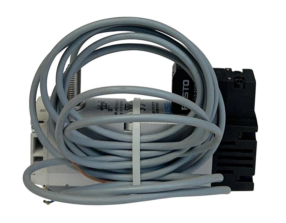 Used FESTO VSVA-B-M52-MZ-A1-1C1-APC / 560725 PNEUMATIC SOLENOID VALVE 5/2-WAY USNP