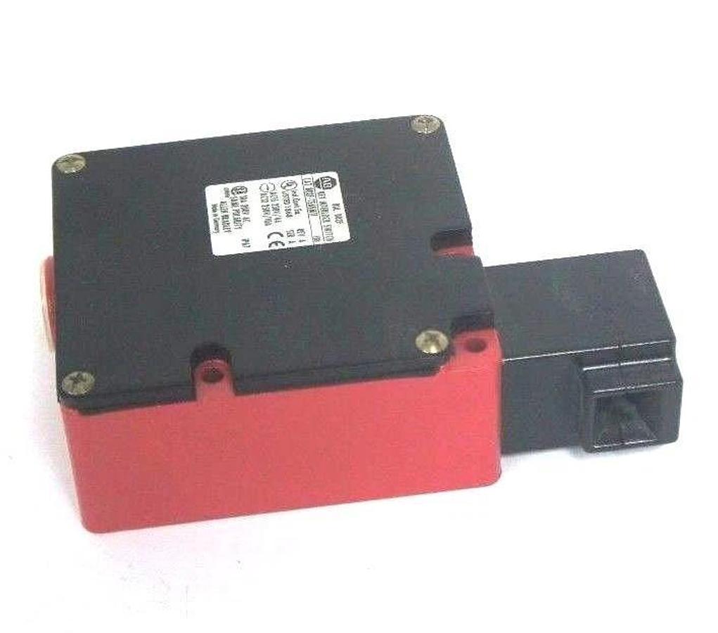 NEW ALLEN BRADLEY 802F-TE6SM11 SAFETY INTERLOCK SWITCH SER. A REV. A W/O KEY