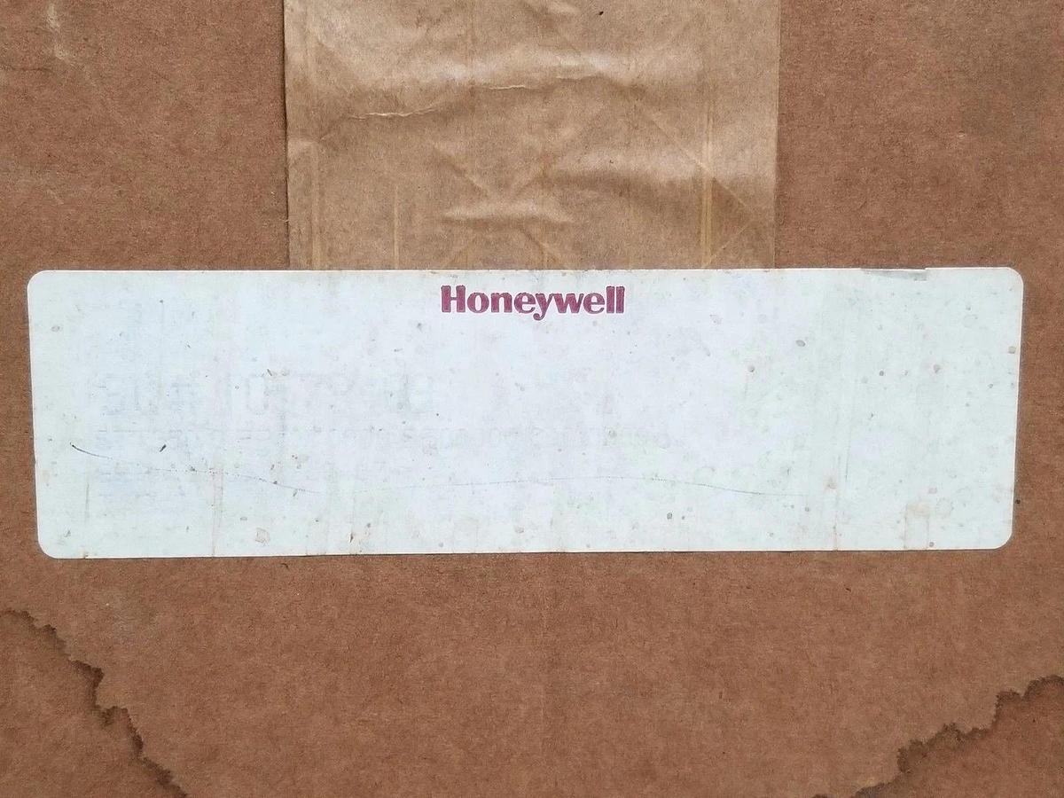 NIB HONEYWELL STT350-0-EPSM-0000-S-B00000-000-0000-1J TEMPERATURE TRANSMITTER