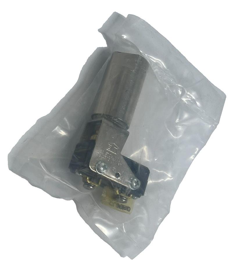 Used NEW UNITED ELECTRIC J40-14838 Pressure Switch 15-100 PSI Adjustable 1/4" NPT