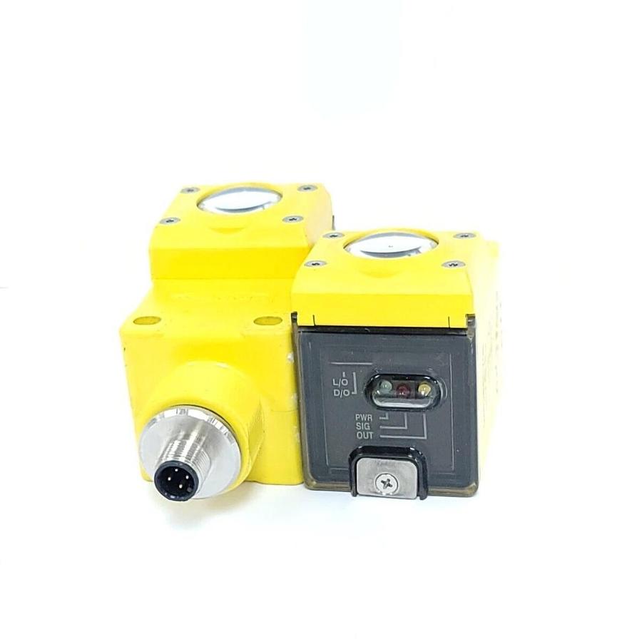 Used LOT OF 2 BANNER Q45BB6CVQ5 PHOTOELECTRIC SENSORS CONVERGENT 10 TO 30V DC