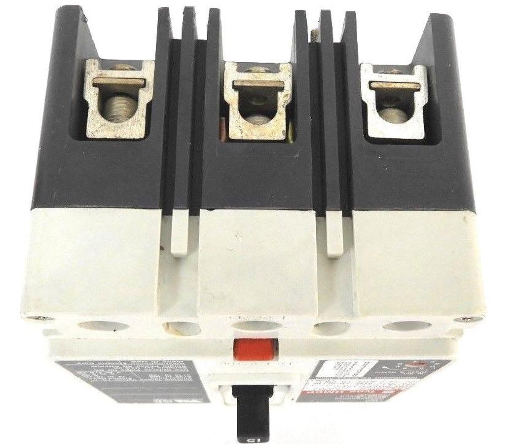 Used WESTINGHOUSE HMCP015E0 CIRCUIT BREAKER STYLE: 6630C86G07, SER. C, 15AMP, 3-POLE