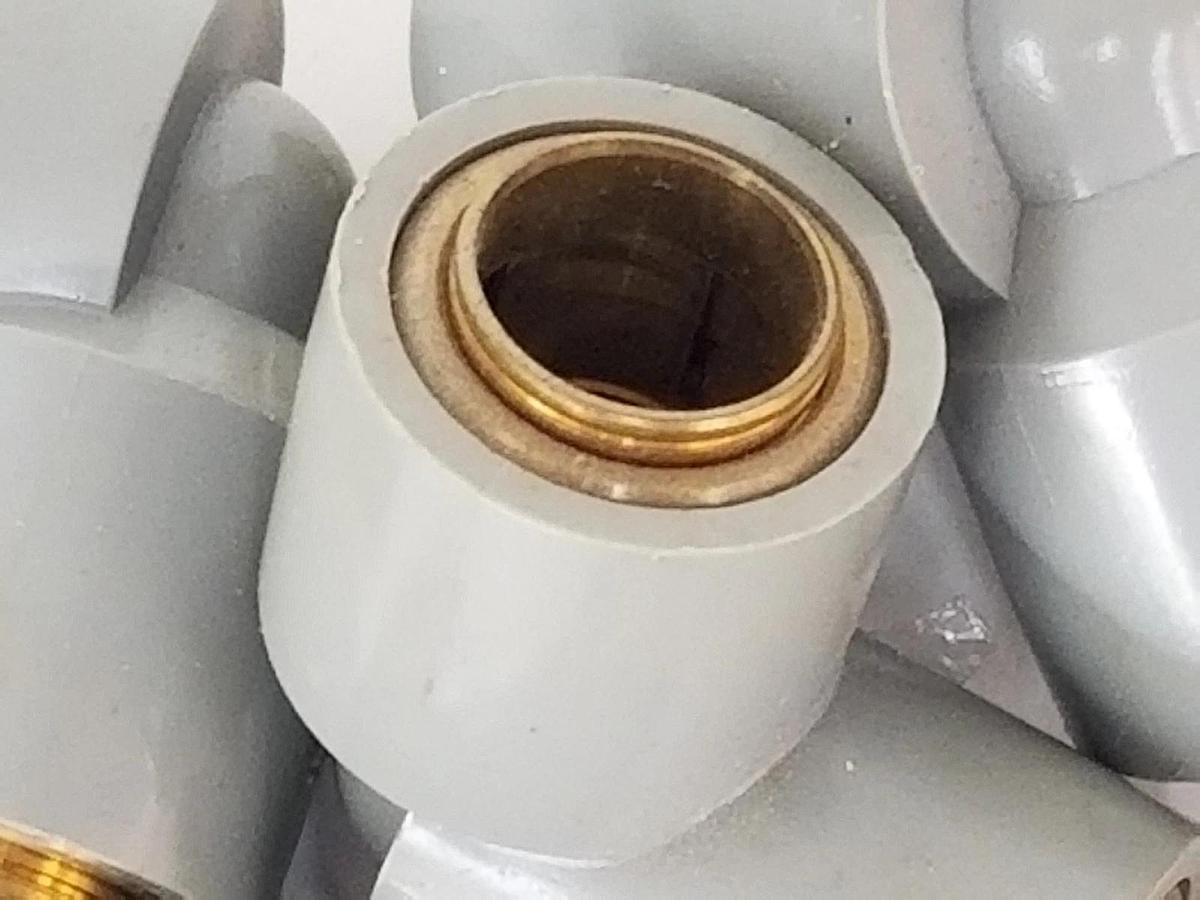 Used LOT OF 8 LEGRIS 3102 62 00 UNION ELBOWS, 1/2" OD, 31026200
