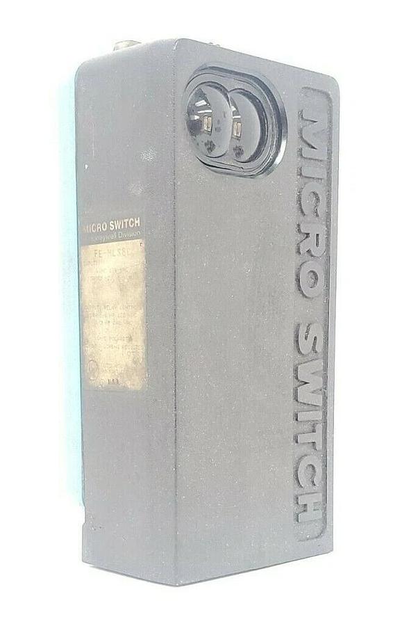 Used HONEYWELL FE-MLS8C PHOTOELECTRIC CONTROL 40 FOOT RANGE 115 VAC INPUT