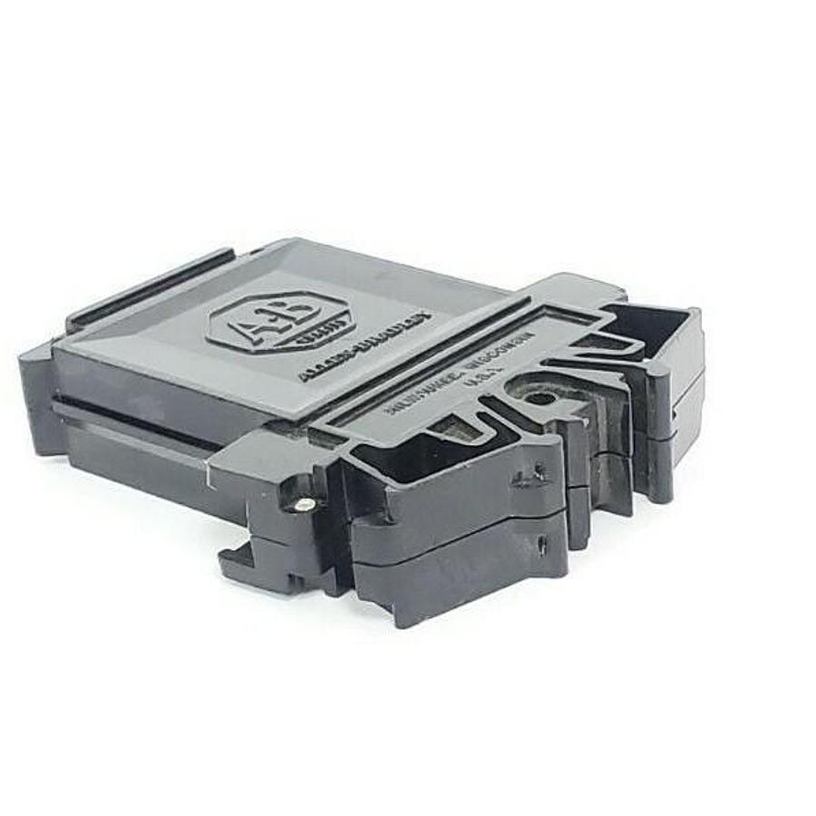 Used ALLEN BRADLEY 1492-G005 CIRCUIT BREAKER 250VAC .5AMP 1POLE SER. B