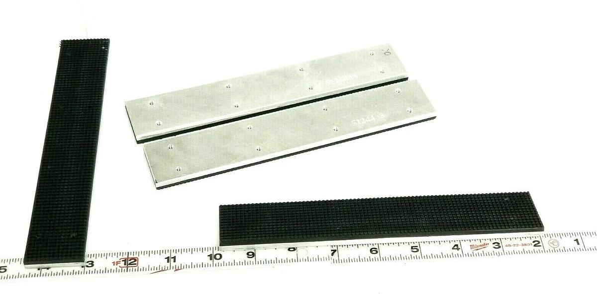 Refurbished LOT OF 4 REIS ROBOTICS USA 5124438 RUBBER CHEEKS 7-7/8'' IN. L 1-3/8'' IN. W 1/4