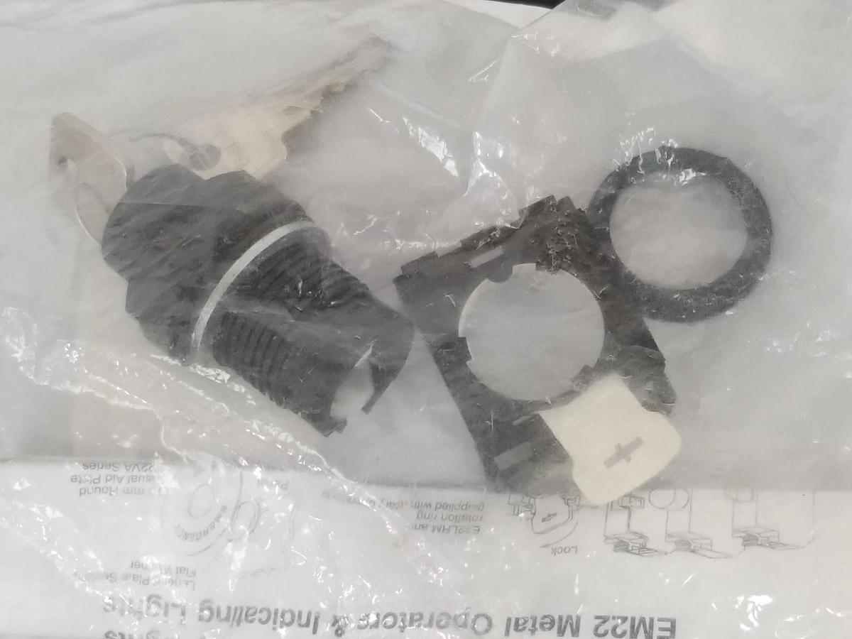 Used NEW EATON CUTLER-HAMMER E22KBF4C1 KEY SELECTOR SWITCH 2 POS. /MAINT.
