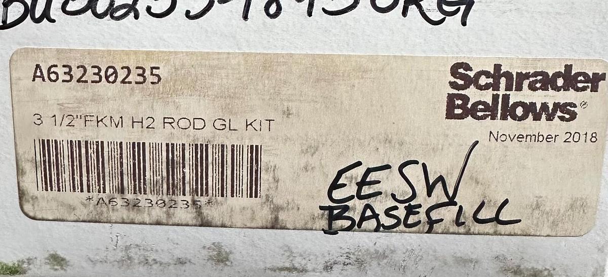Used NEW SCHRADER BELLOWS / PARKER A63230235 3-1/2'' FKM PH-2 ROD GLAND CARTRIDGE KIT