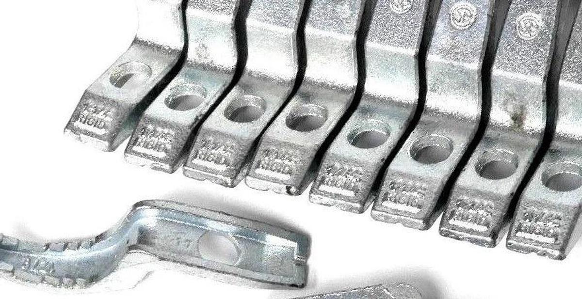 LOT OF 10 NEW THOMAS & BETTS 1 1/4" RIGID CONDUIT FITTING ACCESSORY