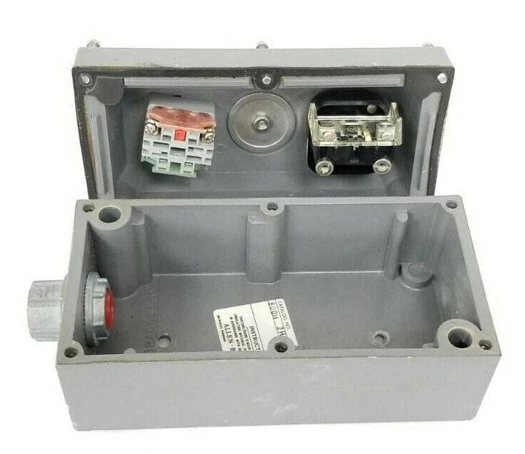 Used ALLEN BRADLEY 800H-2HAF4R PUSHBUTTON ASSEMBLY SER. C 800H-QR10 800H2HAF4R
