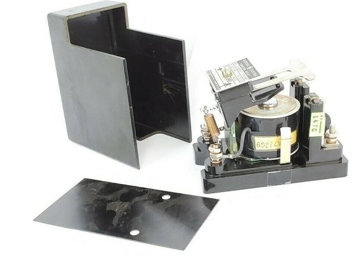 Used GENERAL ELECTRIC 12-HGA33A2 AUXILIARY CONTROL RELAY 125V HGA-33A2 12HGA33A2
