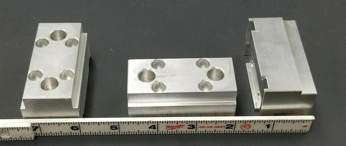LOT OF 6 NEW REIS GmbH 5205823 GRIPPER JAWS F. RUBBER 40X40X73 SKR 17217-120D
