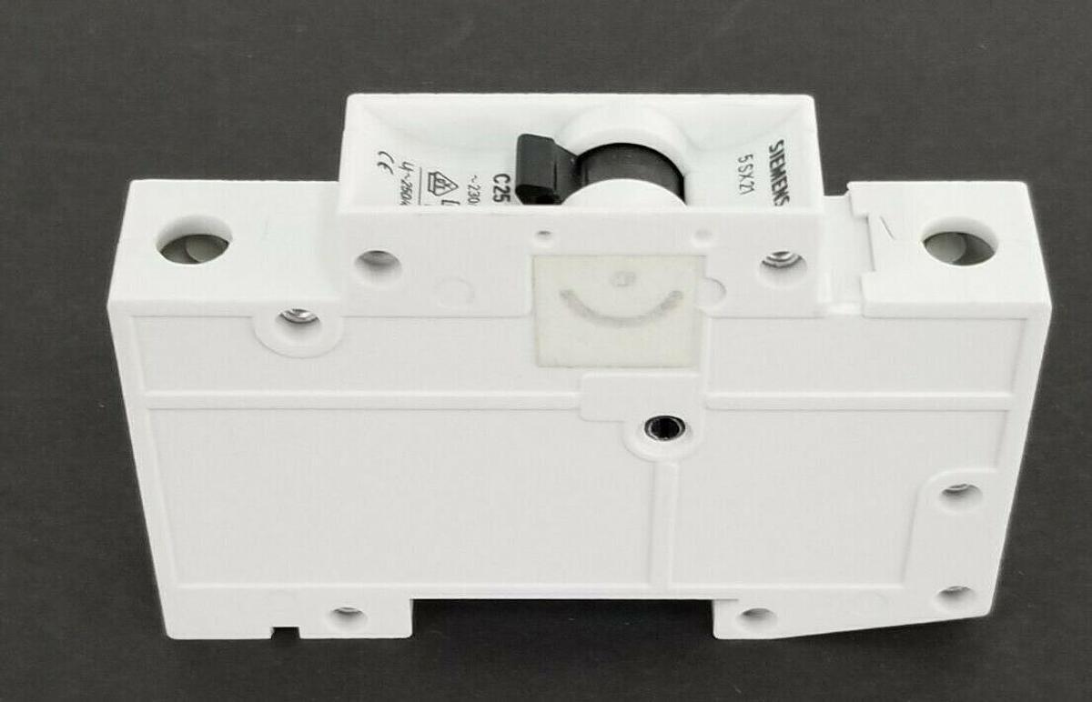 Used NEW SIEMENS 5SX21-C25 CIRCUIT BREAKER 25A 230/400V 250/440V 1P 6KA 5SX2-125-7