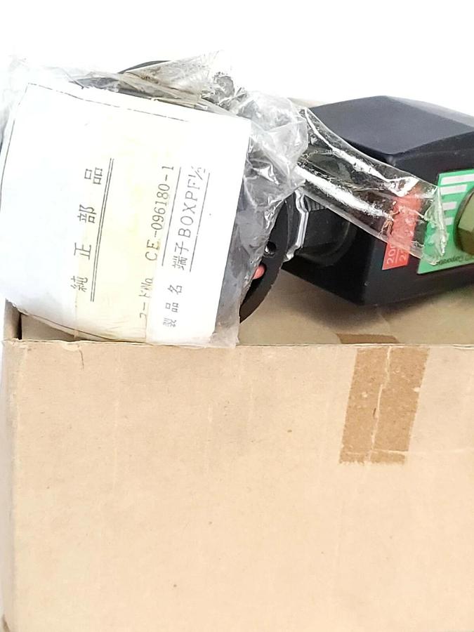 Used NIB CKD AG41-02-2-03E SOLENOID VALVE AC200V AG4102203E