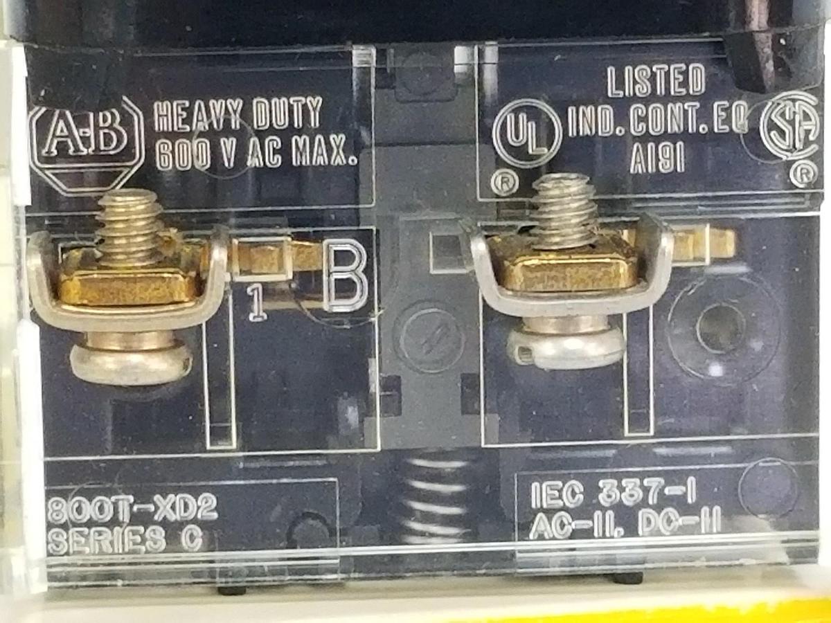Used NIB ALLEN BRADLEY 800T-KA6A6 PUSH BUTTON 800TKA6A6, SER. P