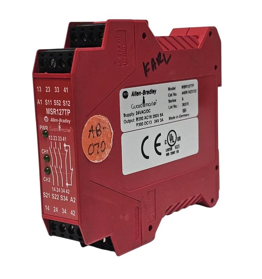 Used ALLEN BRADLEY 440R-N23132 GUARD MASTER SAFTEY RELAY MODEL MSR127TP SER. A