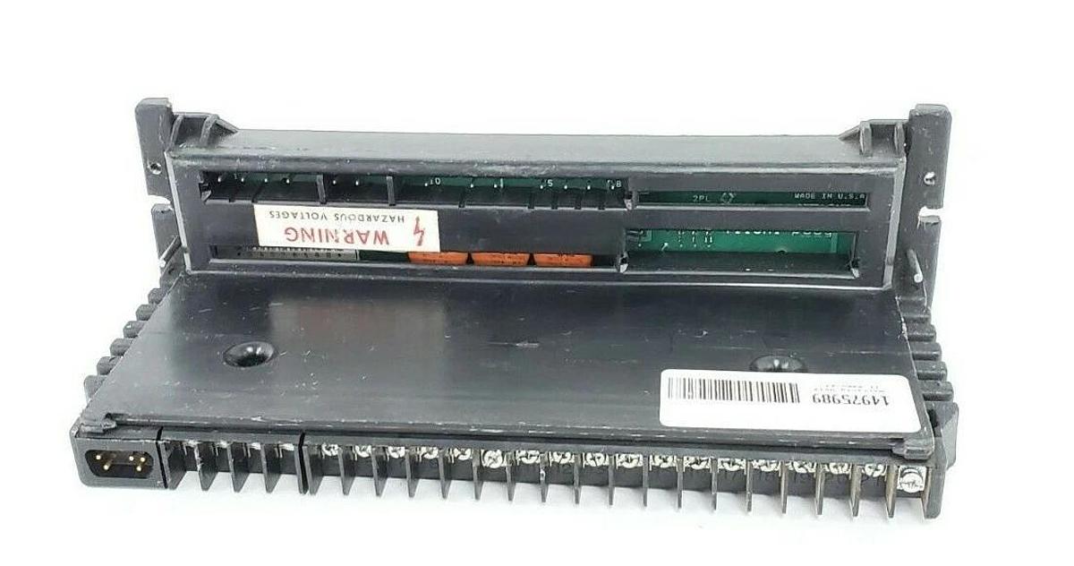 Used GE FANUC IC660TSD100B TERM. ASSEMBLY 115VAC (MISSING 4 SCREWS)
