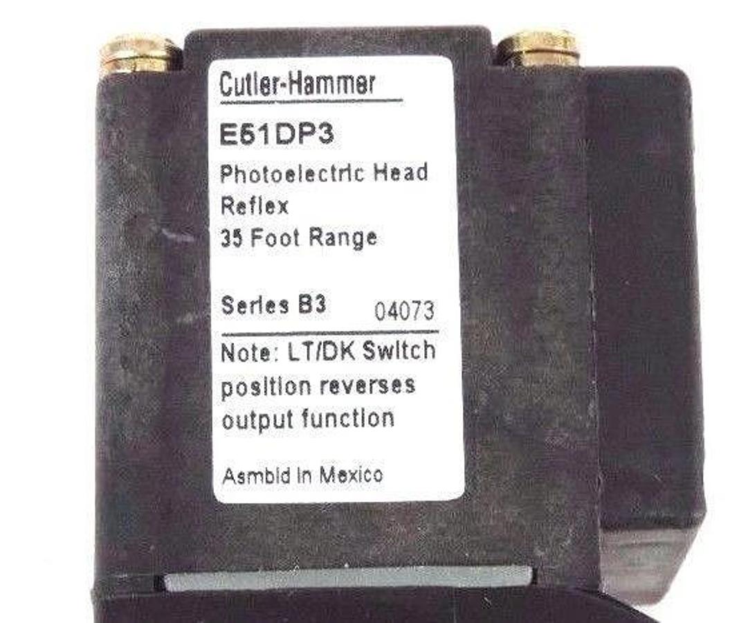 NIB CUTLER-HAMMER E51CNP3 PHOTOELECTRIC SENSOR SER. B2