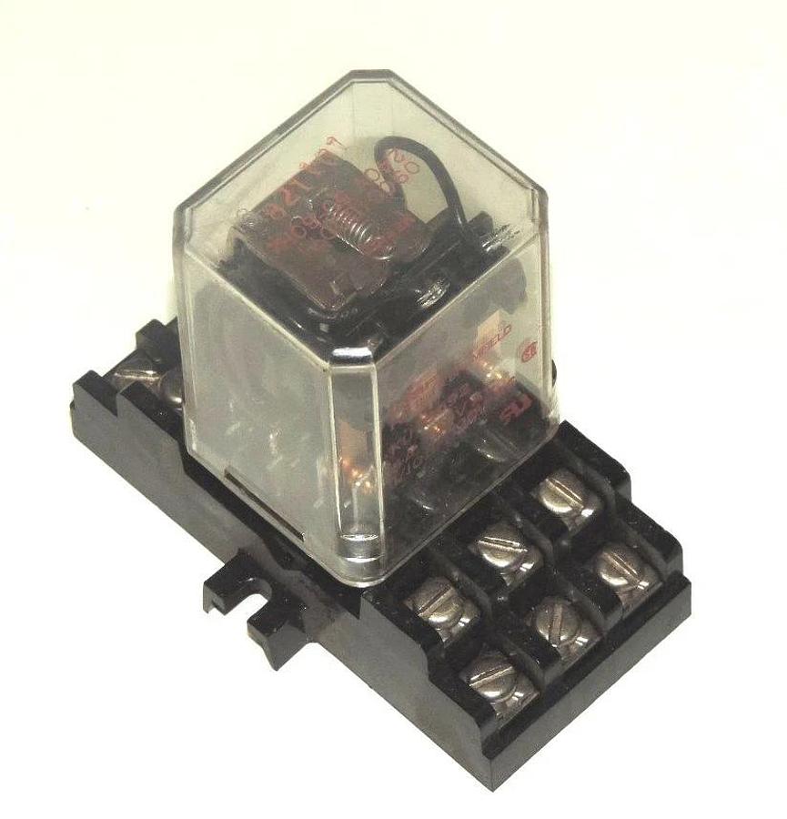 Used POTTER & BRUMFIELD KU-5592 RELAY 09C01DDD71 W/ AMF P&B 27E804 SOCKET 9B321