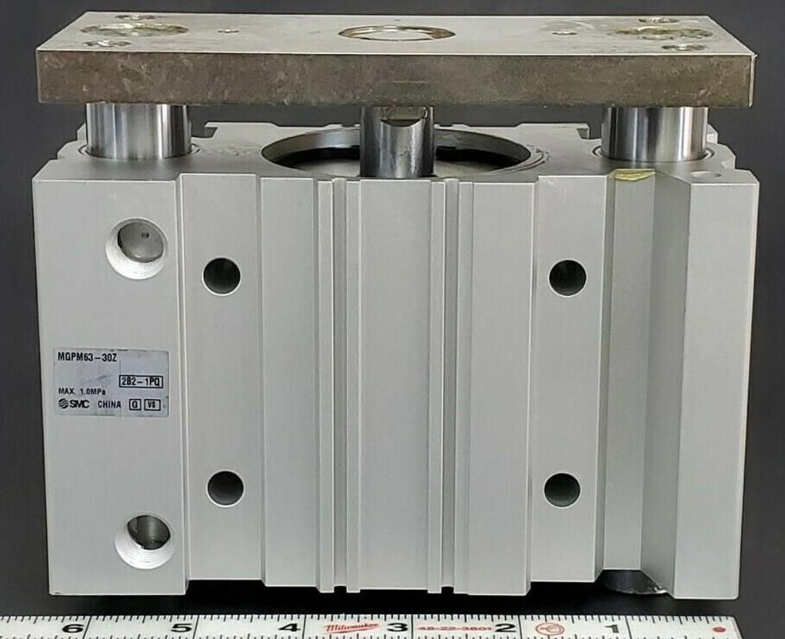 Used NEW SMC MGPM63-30Z ACTUATOR CYLINDER MGPM6330Z