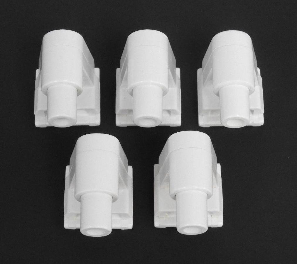 Used LOT OF 5 NEW LEVITON 2536 SPRING-LOADED LIGHT SOCKETS 1000V, 660W, 104-2536