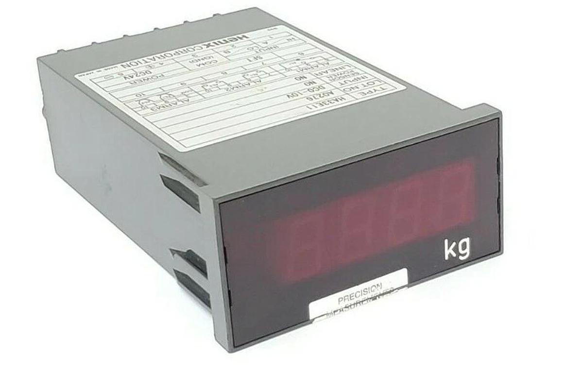 Used HENIX CORP. HA33E11 TEMPERATURE CONTROLLER INPUT: DC0-10V