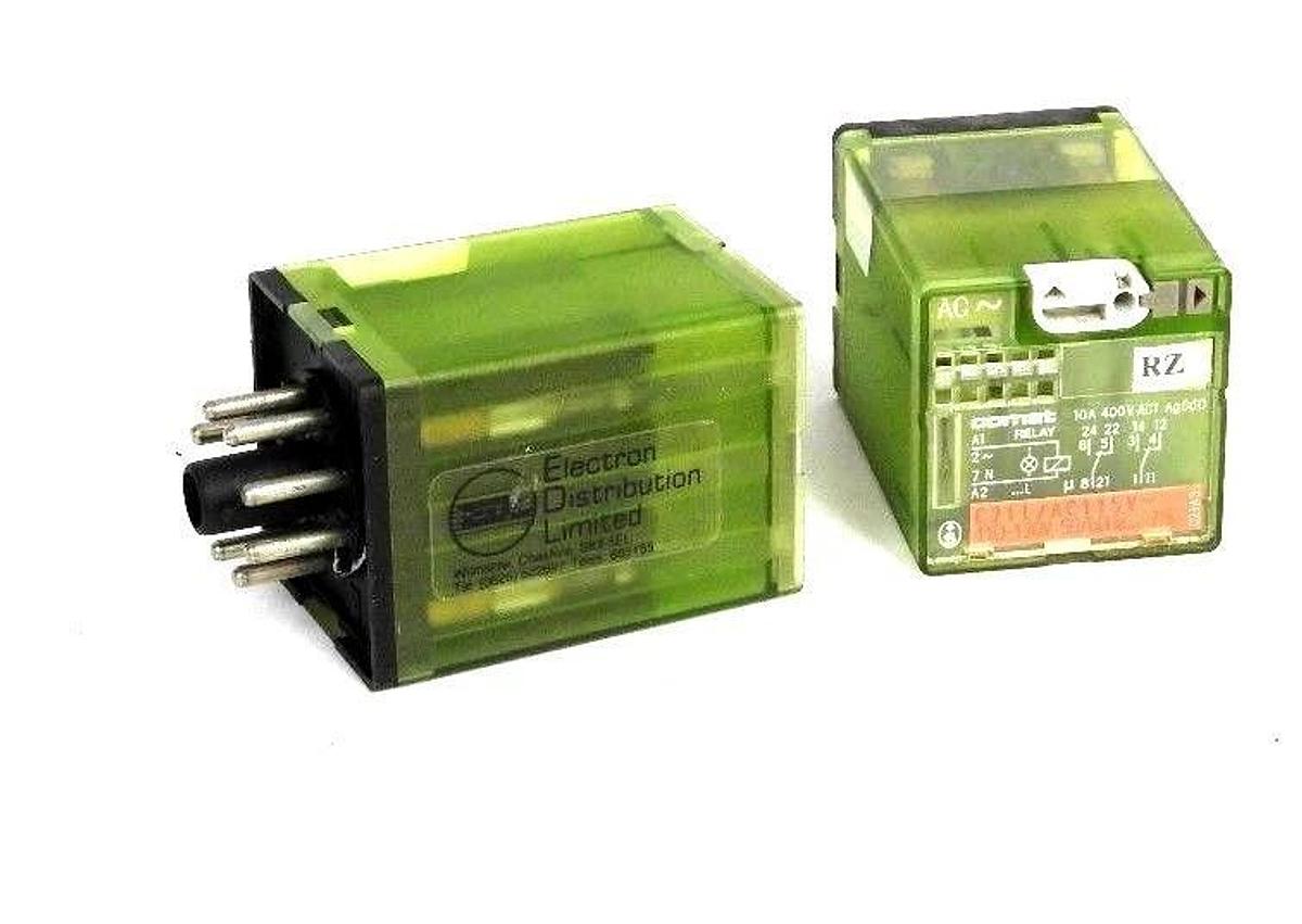 Used LOT OF 2 COMAT ELECTRON DISTRIBUTION LIMITED C21L AC CUBE RELAYS C21L/AC115V