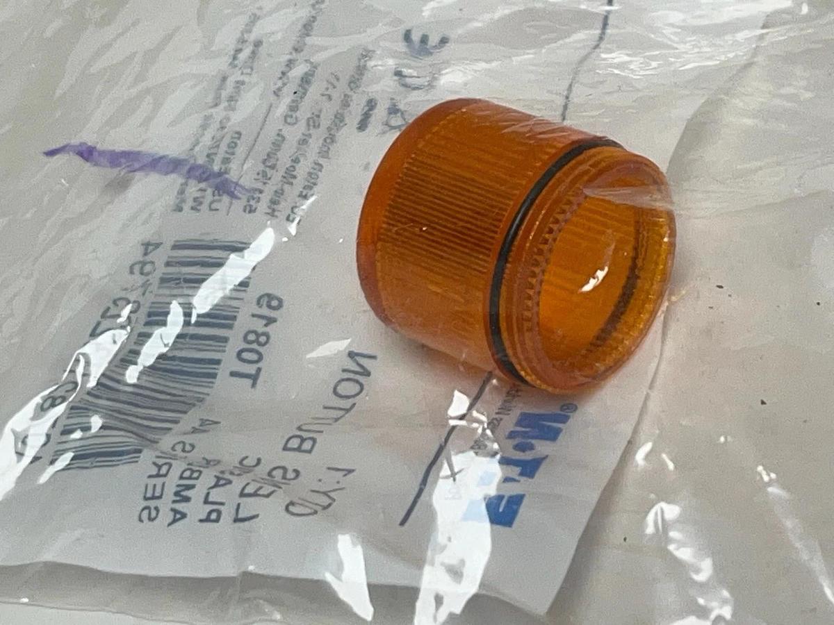 Used Lot of 8 Eaton 10250TC43 Amber Lens Button Series A4 Plastic 30.5mm NSFS