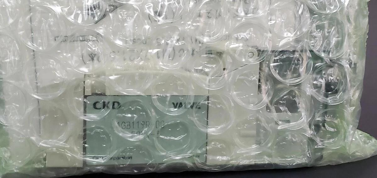 Used NIB CKD 4GB119R-00-E0NK-3 VALVE DC24V,  4GB119R00E0NK3