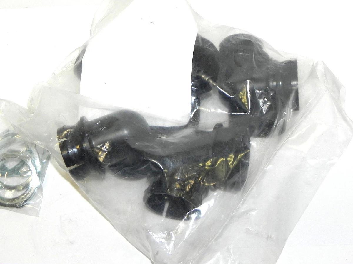 Used NEW LIQUATITE CF-24 KOPEX CONNECTORS ELECTRI-FLEX CORRLOK TYPE: 1.1/4'' 90 ANGLE