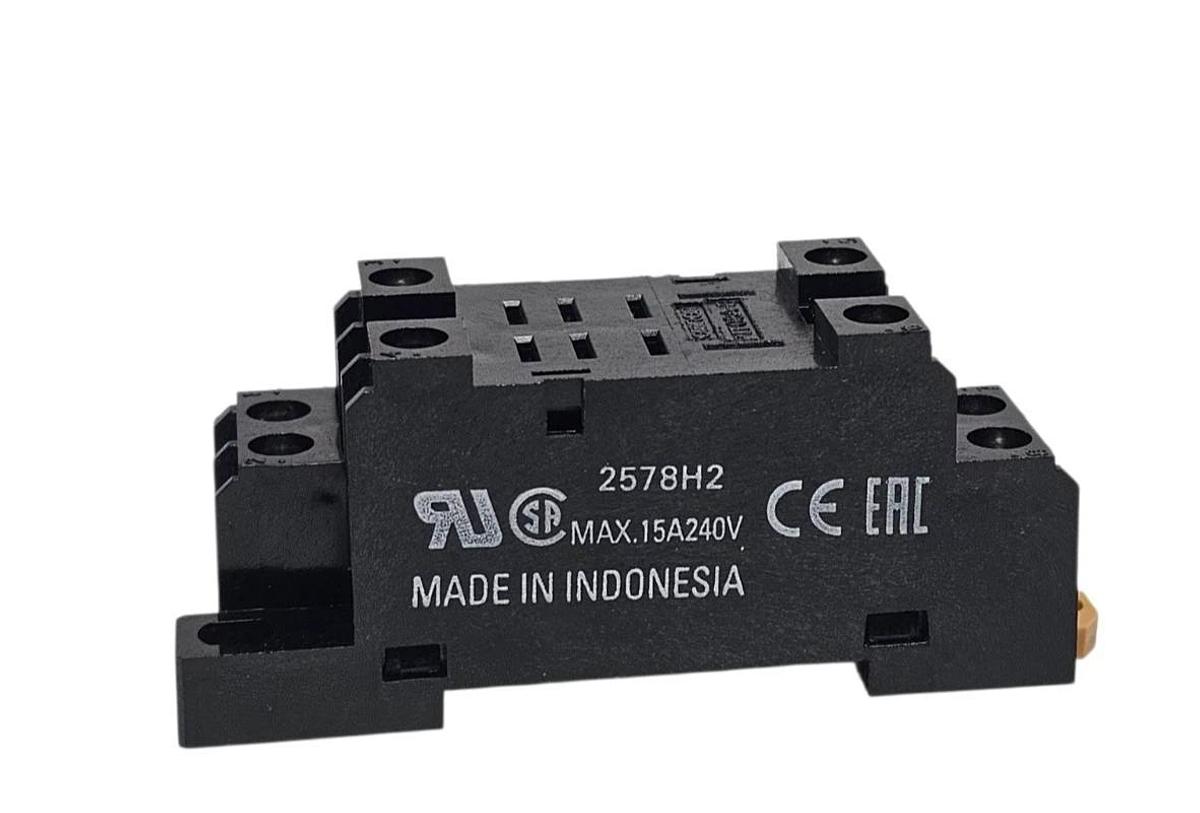 LOT OF 6 NEW OMRON PTF08A-E RELAY SOCKETS DIN RAIL MOUNT PTF08AE 15 AMP 8 BLADE