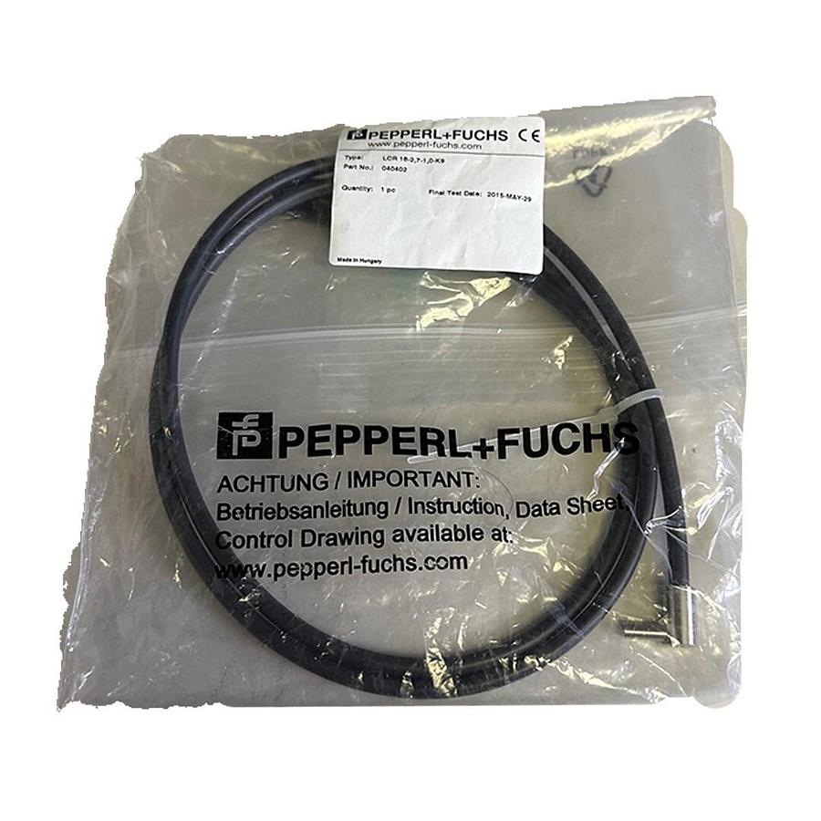 Used NEW PEPPERL+FUCHS LCR 18-2,7-1,0-K9 / LCR182710K9 PHOTOELECTRIC SENSOR 040402