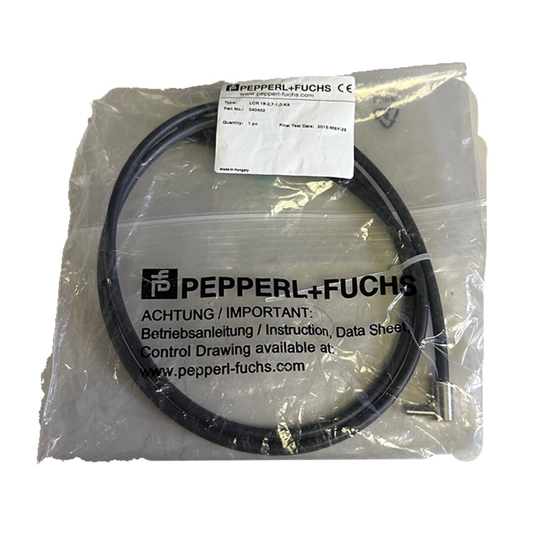 Used NEW PEPPERL+FUCHS LCR 18-2,7-1,0-K9 / LCR182710K9 PHOTOELECTRIC SENSOR 040402