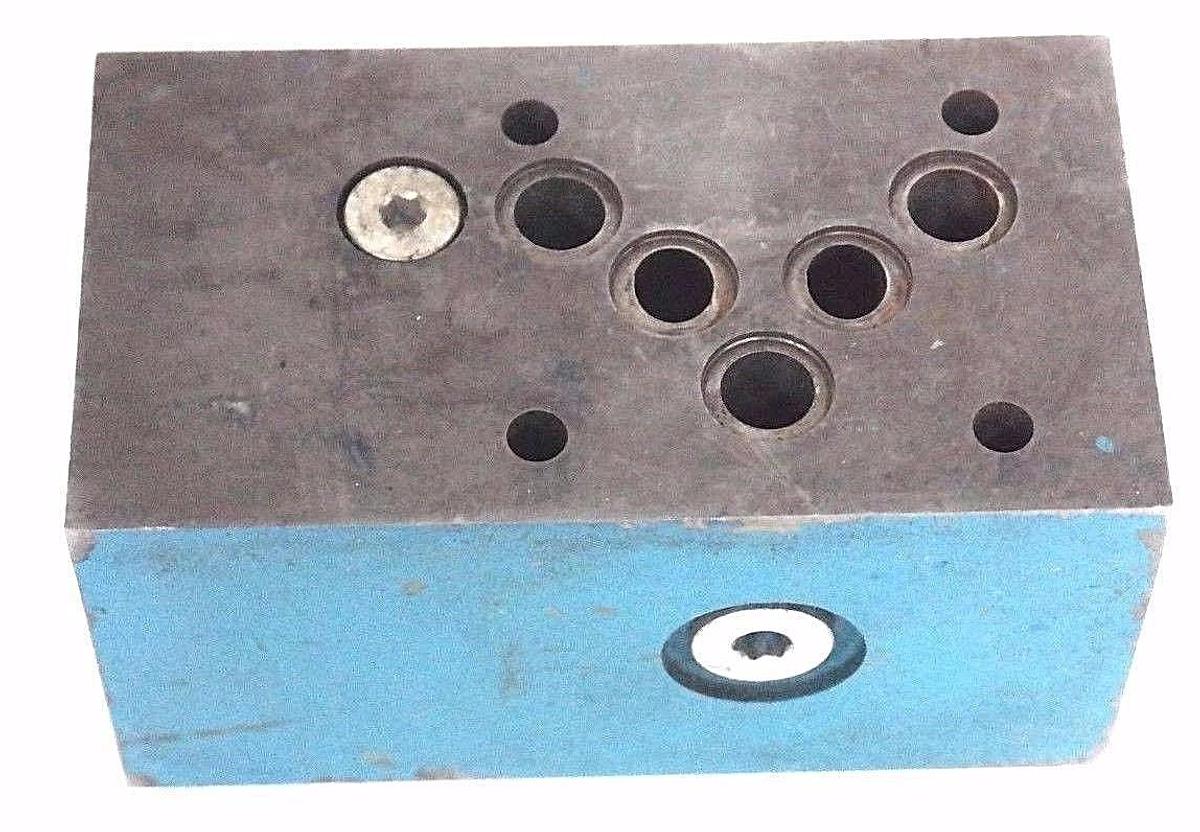 Used VICKERS DGMC-5-PT-CW-20 PRESSURE RELIEF VALVE 631920 F7SDD