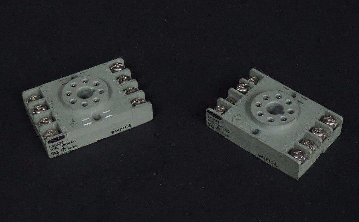 Used LOT OF 2 DAYTON 5X852E RELAY SOCKETS 10A 300VAC 94421C-E
