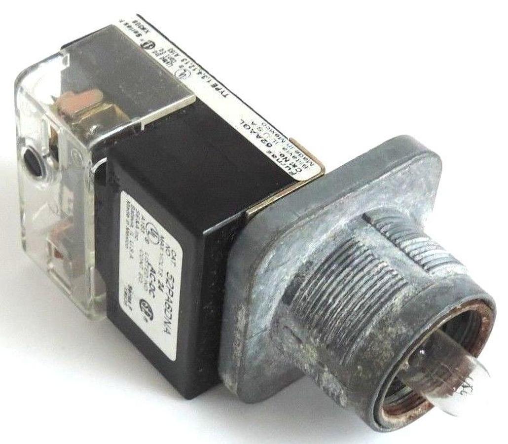 Used SIEMENS 52PA6DNA ILLUMINATED INDICATOR LIGHT PUSHBUTTON 24V 1NO-1NC PUSH TO TEST