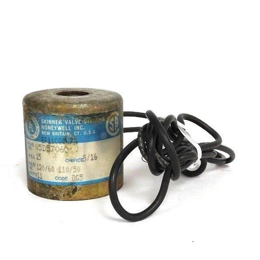 Used HONEYWELL SKINNER V5D57060 SOLENOID VALVE 15PSI, 110/120V 50/60HZ, 11WATTS