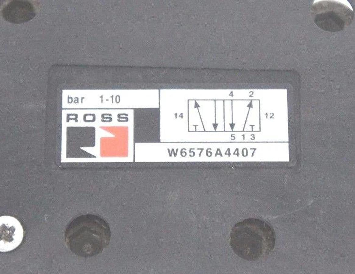 Used ROSS CONTROLS W6576A4407 DOUBLE SOLENOID PILOT VALVE W/ 334-B33 COILS