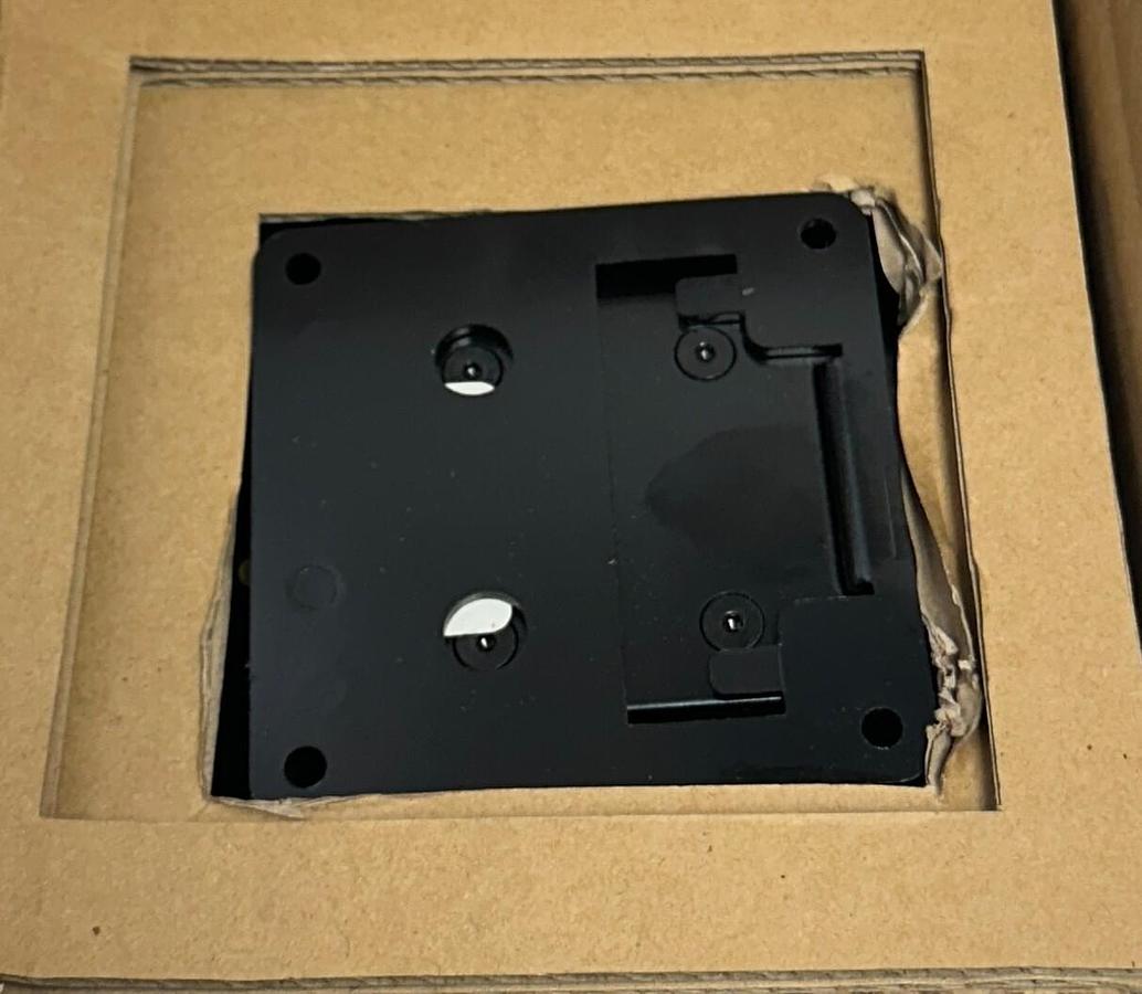 Used ERGOTRON 60-239-007 / 8200-M25 WALL MOUNT KIT FX30 OEM NSMP