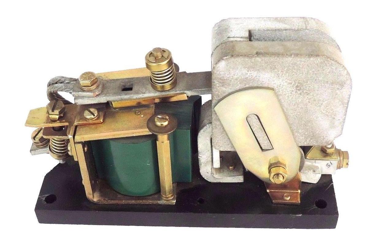 Used GENERAL ELECTRIC IC2800-M140C416 CONTACTOR W/ ID154G37A COIL, IC2800M140C416