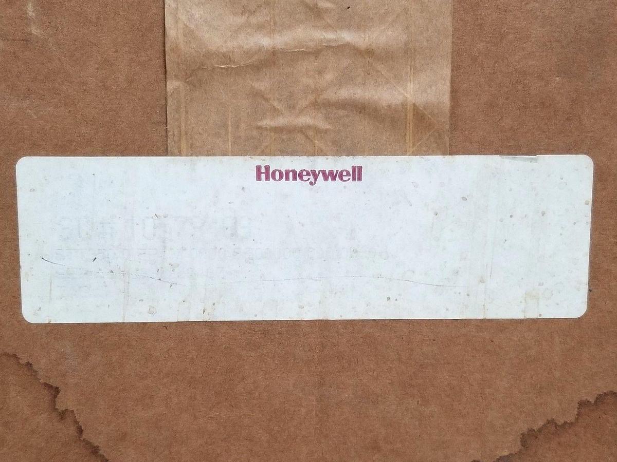 Used NIB HONEYWELL STT350-0-EPSM-0000-S-B00000-000-0000-1J TEMPERATURE TRANSMITTER
