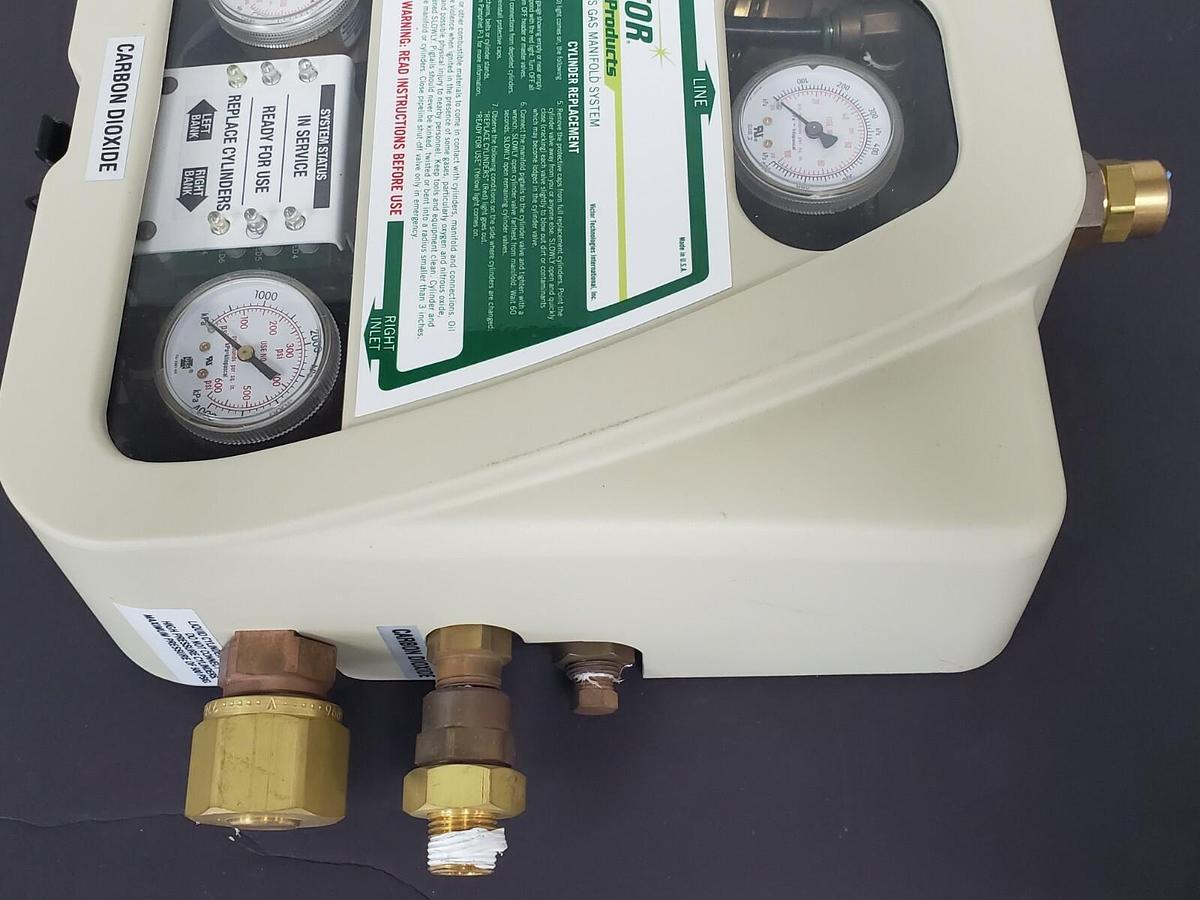 Used VICTOR MEDICAL PRODUCTS VM1100 NITROGEN OXIDE / CARBON DIOXIDE GAS MANIFOLD