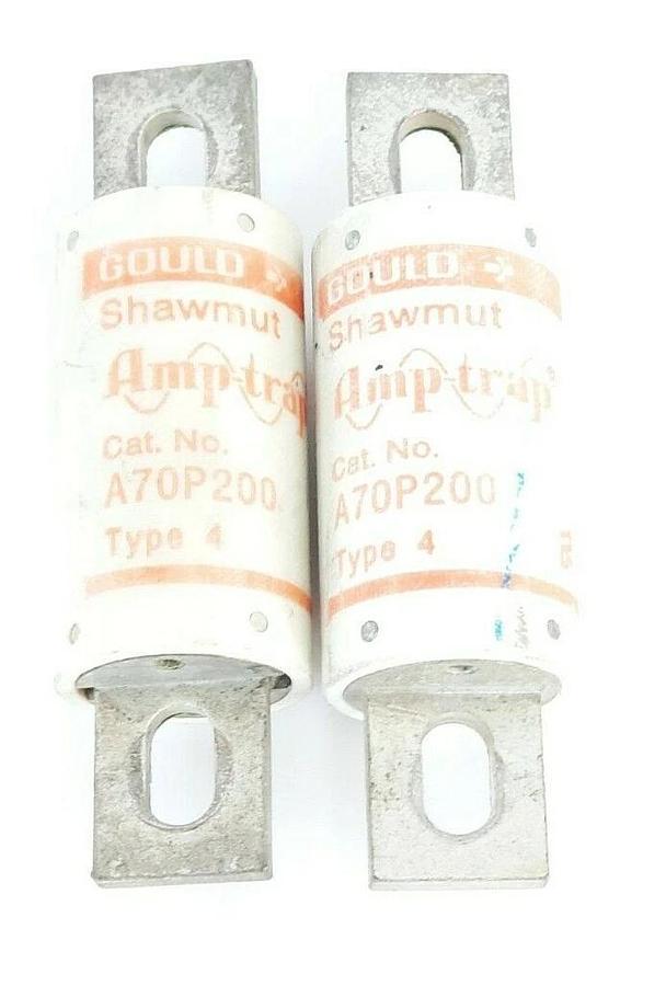 Used LOT OF 2 GOULD SHAWMUT A70P200 AMP-TRAP FUSES TYPE: 4