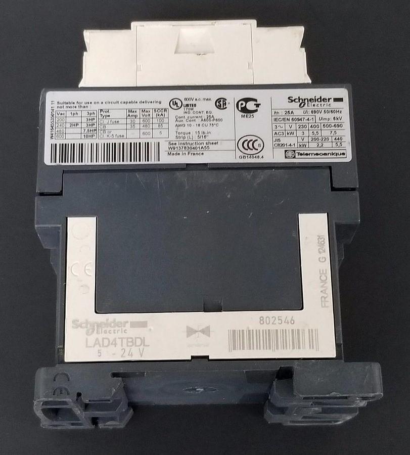 Used SCHNEIDER ELECTRIC LC1D12BD CONTACTOR 24VDC, LAD4TBDL